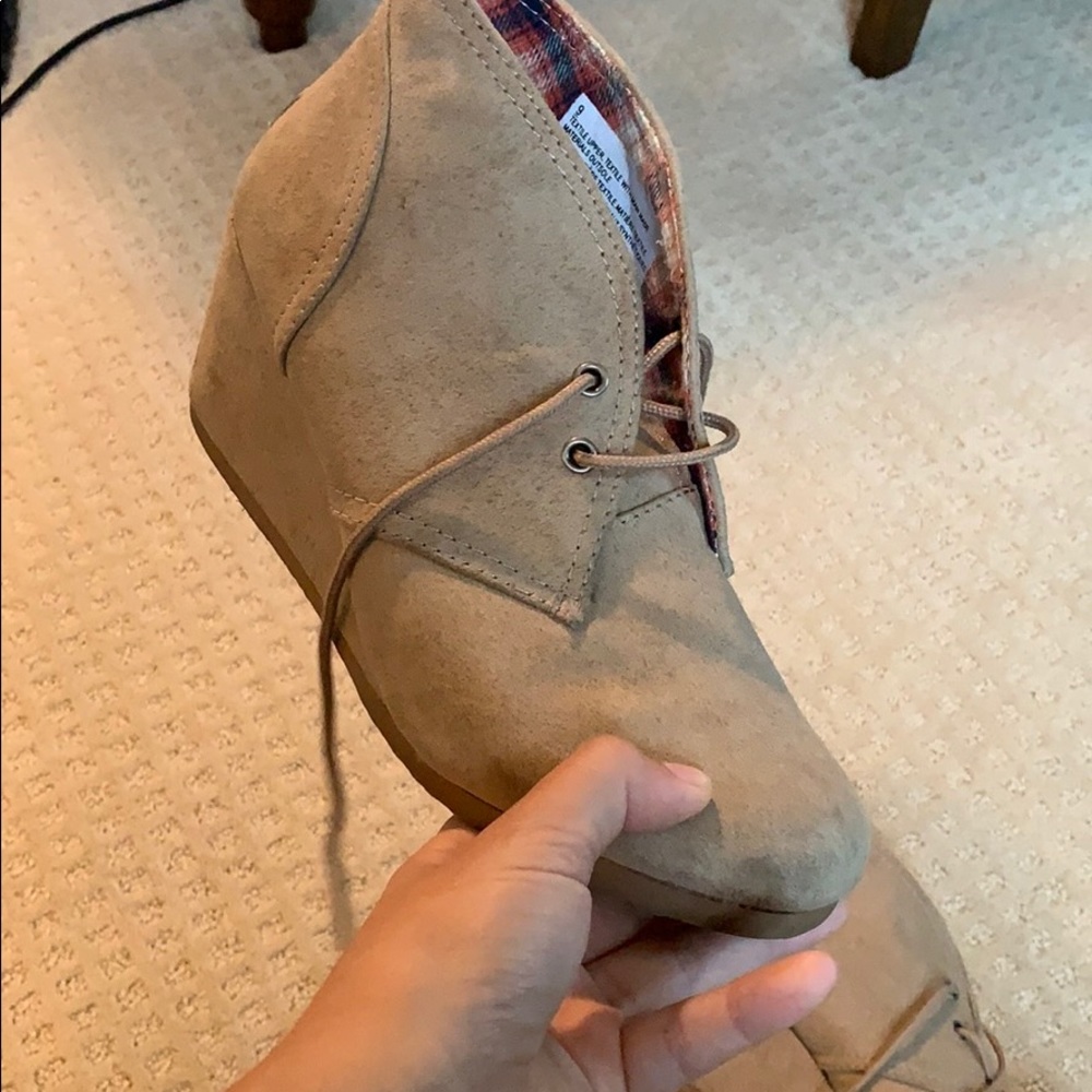 Heeled Tan Booties wedges - Picture 3 of 3